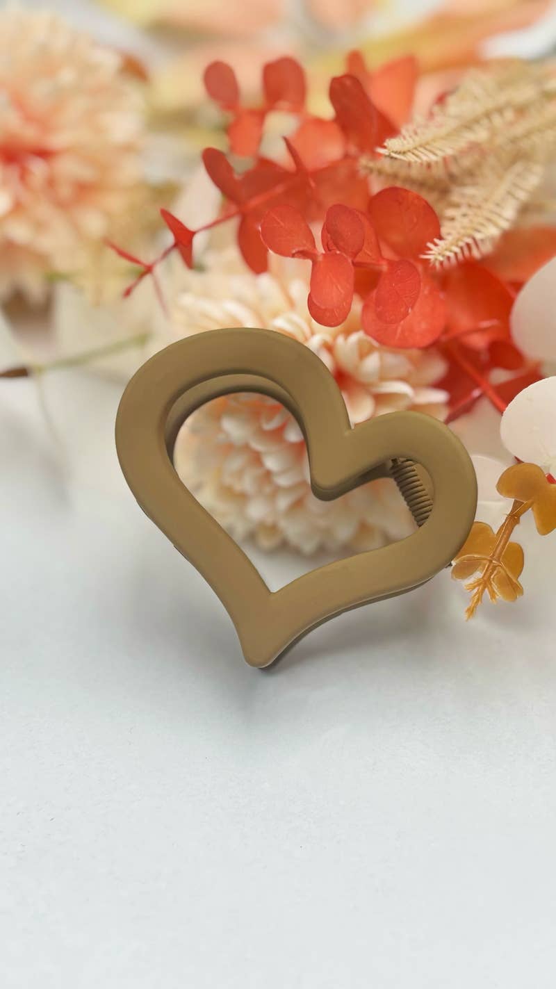 Heart-shaped hair clip 